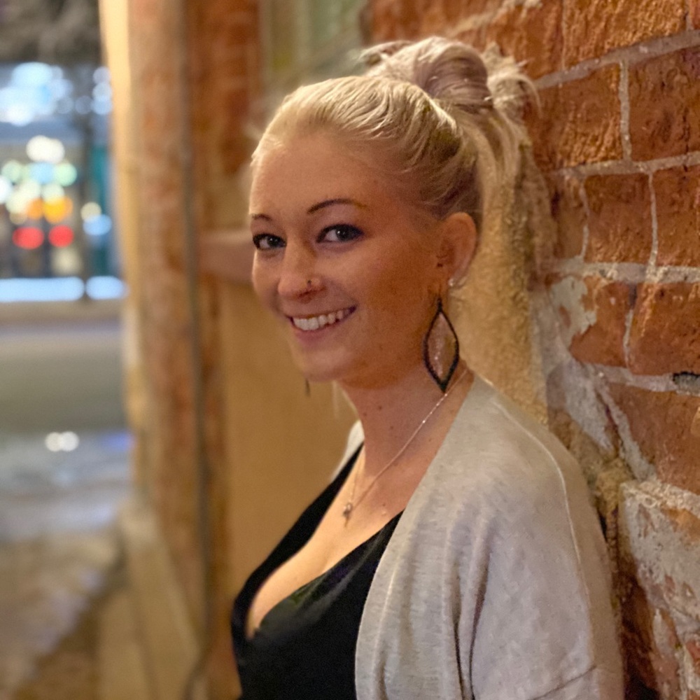 Meet your Posher, Shea